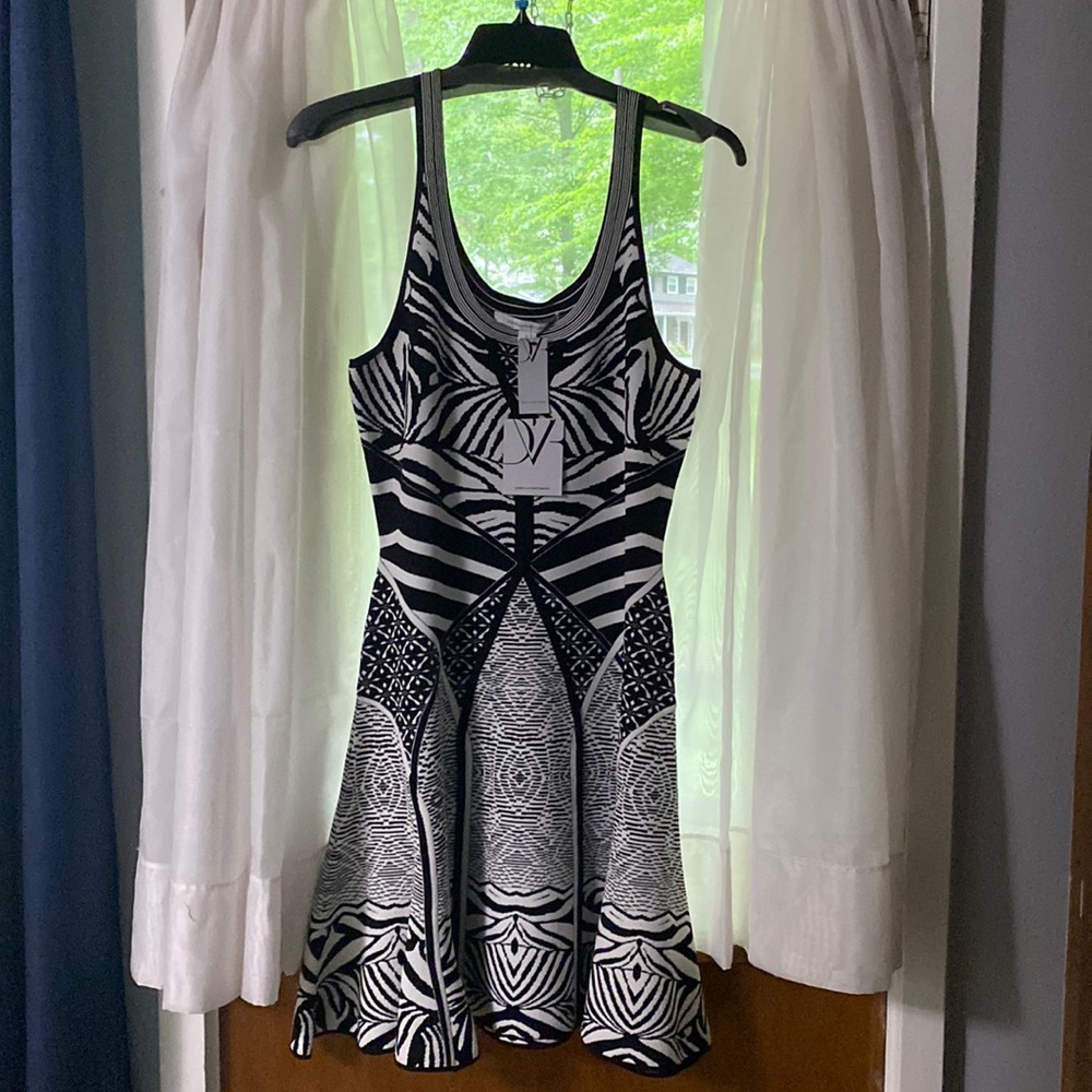 Vintage Diane Von Furstenberg shell dress. Brand new with tags, never worn. L